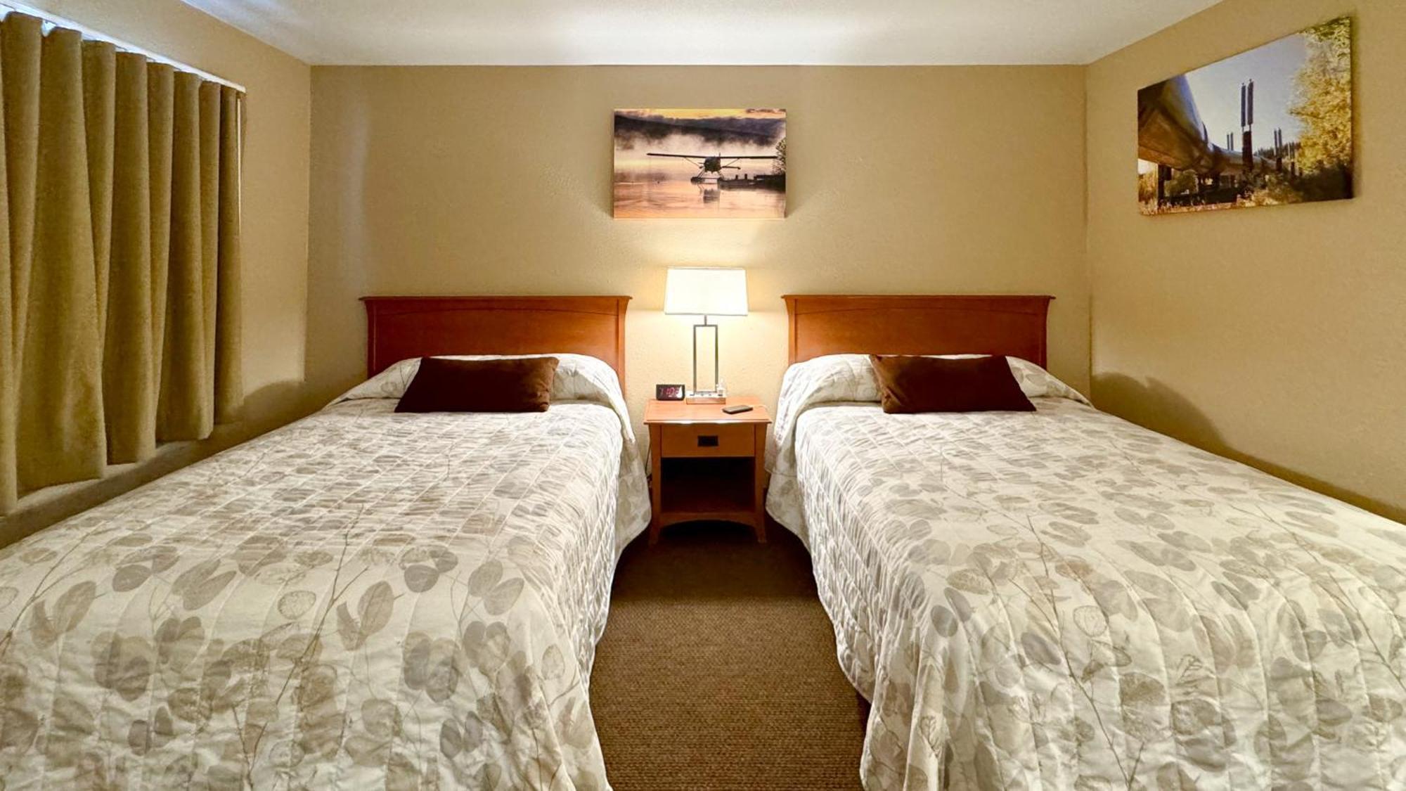 Young'S Motel Ток Экстерьер фото
