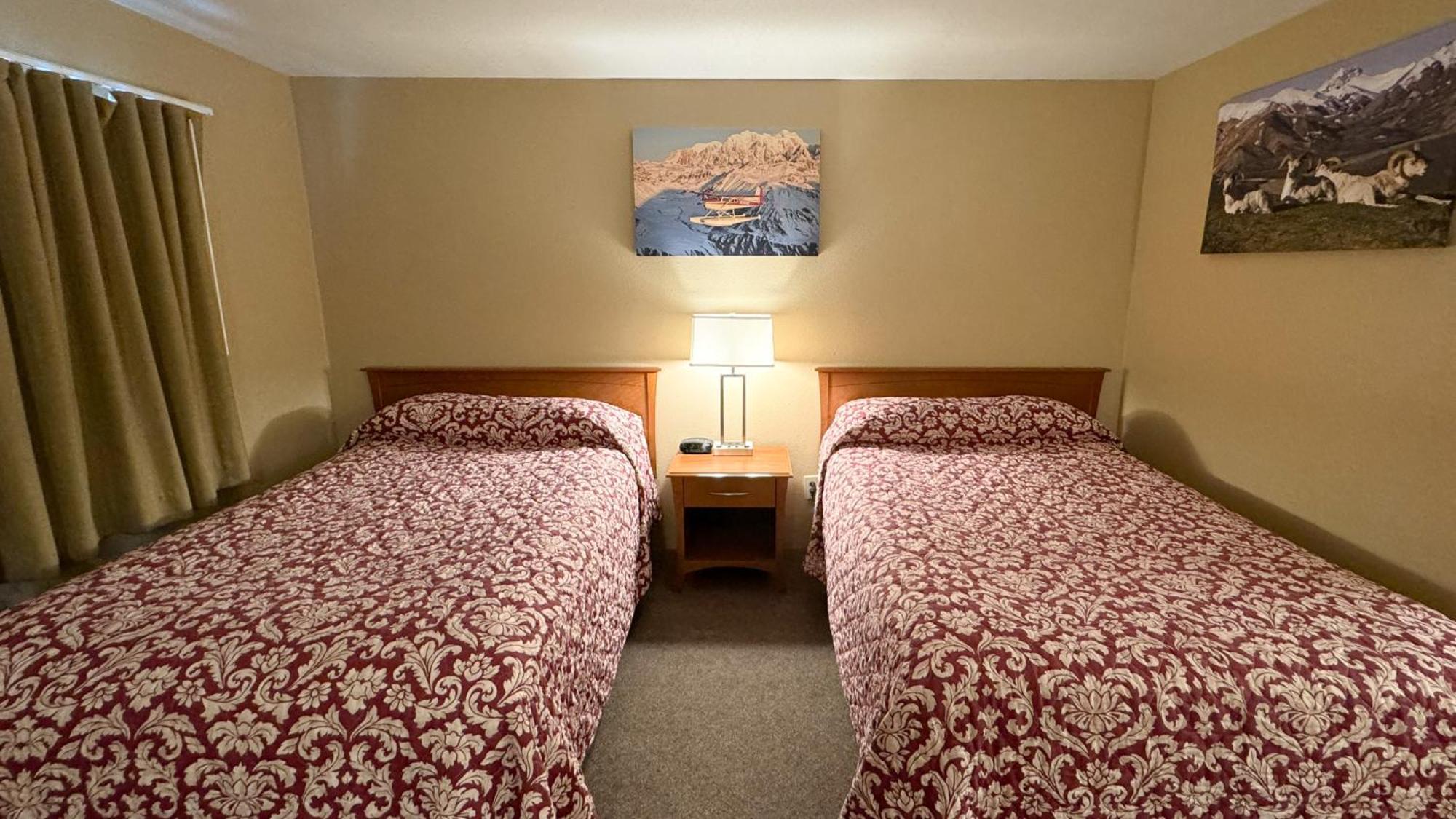 Young'S Motel Ток Экстерьер фото