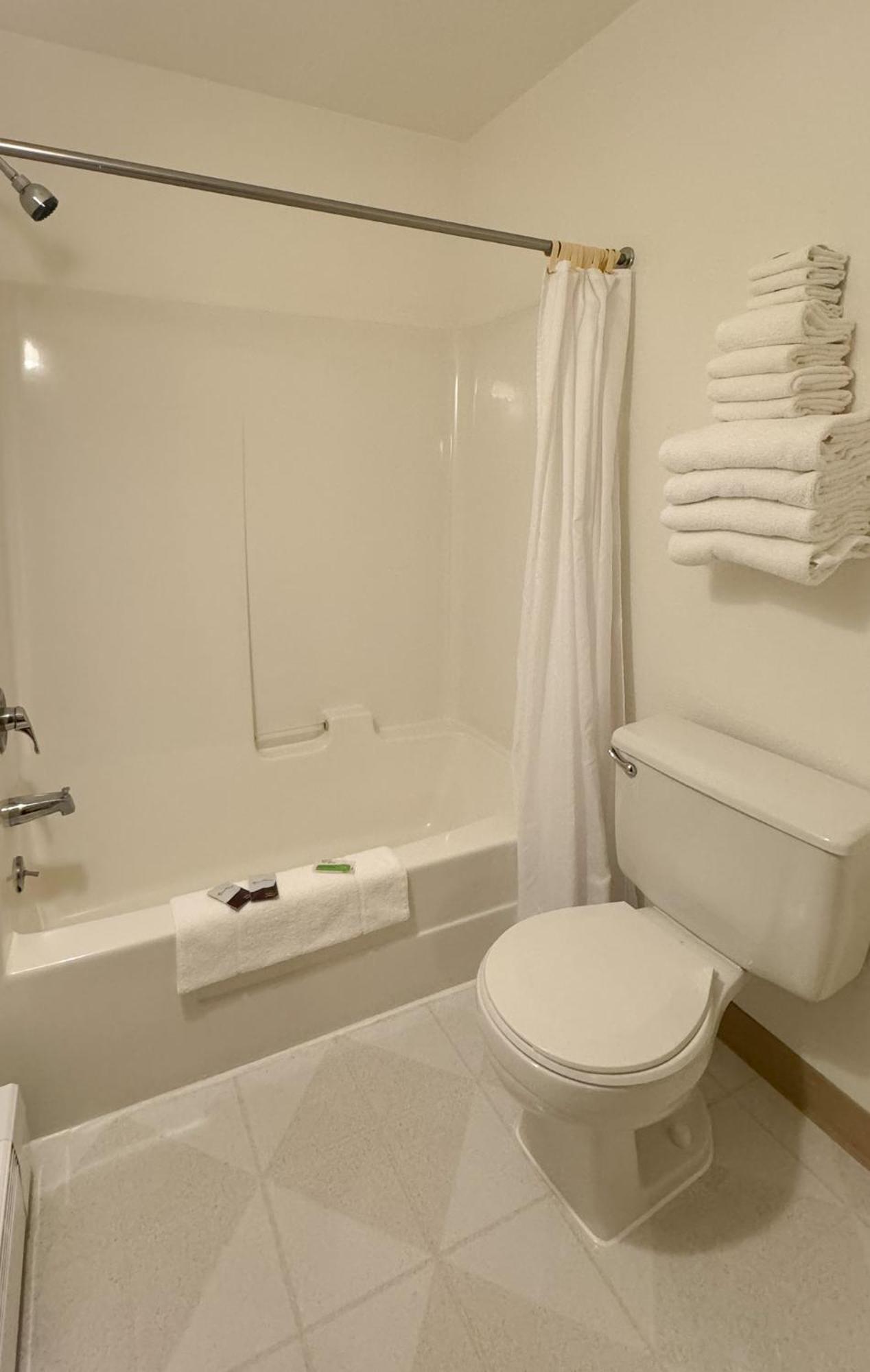 Young'S Motel Ток Экстерьер фото